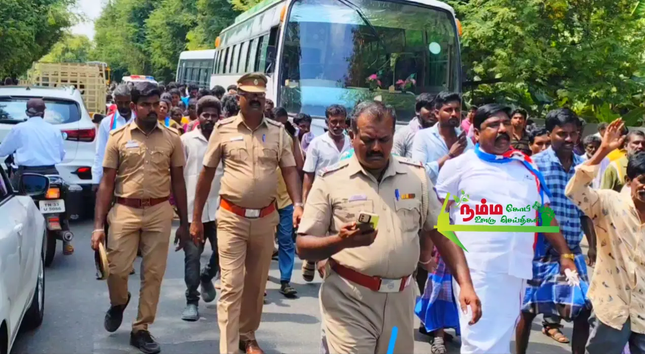 கோபிசெட்டிபாளையம் அருகே கர்ப்பிணி பெண் பிரசவத்திற்கு பிறகு உயிரிழந்த சம்பவத்தில் பெண்ணின் உடலை நல்லடக்கம் செய்யாமல் போராட்டத்தில் ஈடுபட்ட வந்த கிராம மக்கள் கோபி சார் ஆட்சியர் அலுவலகத்தில் ஊர்வலமாகச் சென்று மனு அளித்தனர். 1 1000263144