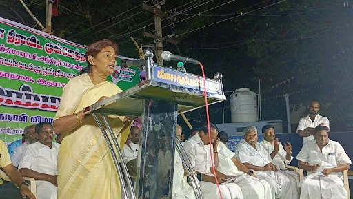 கோபிசெட்டிபாளையம் அடுத்துள்ள மேவாணியில் முன்னாள் முதல்வர் ஜெயலலிதாவின் 76 ஆவது பிறந்தநாள் பொதுக்கூட்டம் நடைபெற்றது 2 1714704806382858 2