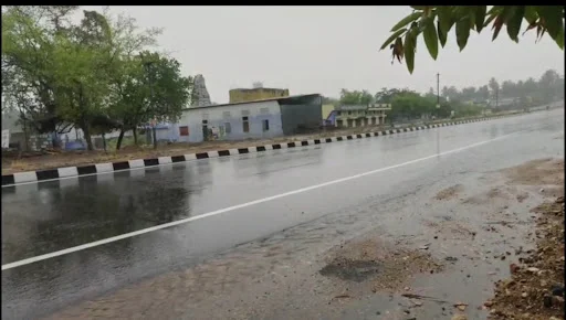 கோபிசெட்டிபாளையம் சுற்றுவட்டார பகுதிகளில் ஒரு சில இடங்களில் கன மழையும்,ஒரு சில இடங்களில் மிதமான மழையும் பெய்தது 1 1716164641105452 0