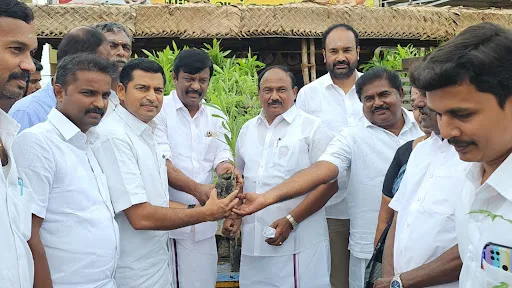 ஈரோடு வடக்கு மாவட்ட திமுக சுற்றுச்சூழல் அணி சார்பில் 12 ஆயிரத்து 300 மரக்கன்றுகள் வழங்கப்பட்டது. 4 1716297528374514 3