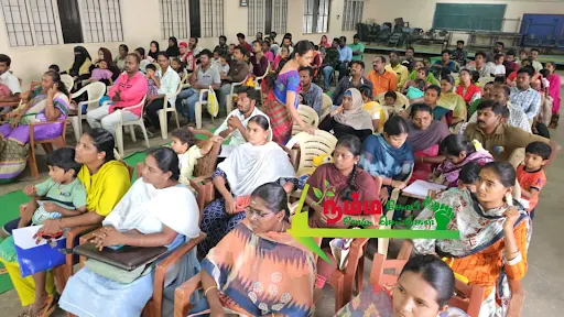 கோபி அருகே மொடச்சூரில் செயல்பட்டு வரும் சாரதா மெட்ரிக் மேல்நிலைப்பள்ளியில் கட்டாய கல்வி உரிமைச்சட்டத்தின் கீழ் கல்வி கற்க 400க்கும் மேற்பட்டோர் விண்ணப்பித்து இருந்ததால், பெற்றோர்கள் முன்னிலையில் குலுக்கல் முறையில் மாணவர்கள் தேர்வு செய்யப்பட்டனர். 1 1716982081540298 1