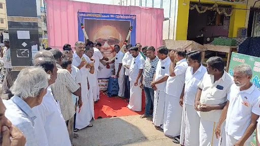 நம்பியூரில் ஒன்றிய திமுக சார்பில் மறைந்த முன்னாள் முதலமைச்சர் கலைஞரின் பிறந்தநாள் விழா சிறப்பாக கொண்டாடப்பட்டது. 3 1717593609396545 2