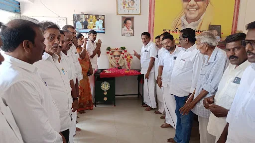 நம்பியூரில் ஒன்றிய திமுக சார்பில் மறைந்த முன்னாள் முதலமைச்சர் கலைஞரின் பிறந்தநாள் விழா சிறப்பாக கொண்டாடப்பட்டது. 1 1717593620612082 0