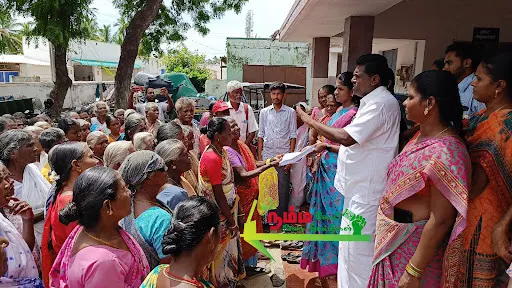 நம்பியூர் அருகே உள்ள அளுக்குளியில் ஊராட்சியில் மகாத்மா காந்தி தேசிய ஊரக வேலை உறுதி திட்டத்தின் கீழ் அட்டை வைத்திருக்கும் அனைவருக்கும் 100 நாட்கள் வேலை வழங்க ஊராட்சி மன்ற தலைவரிடம் திட்டப் பணியாளர்கள் மனு அளித்தனர். 4 1718440559759266 4
