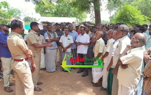 கோபிசெட்டிபாளையம் அருகே டி.என் பாளையம் வனப்பகுதியை ஒட்டி உள்ள விவசாய நிலங்களுக்குள் வனவிலங்குகள் புகுந்து சேதம் செய்வதை தடுக்க வலியுறுத்தி விவசாயிகள் பங்களாபுதூர் வனசரக அலுவலகத்தில் கோரிக்கை மனு அளித்தனர். 3 1719063027953334 3
