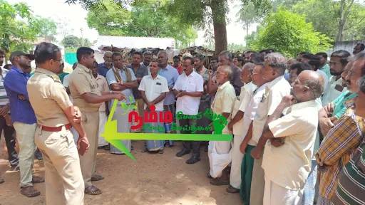 கோபிசெட்டிபாளையம் அருகே டி.என் பாளையம் வனப்பகுதியை ஒட்டி உள்ள விவசாய நிலங்களுக்குள் வனவிலங்குகள் புகுந்து சேதம் செய்வதை தடுக்க வலியுறுத்தி விவசாயிகள் பங்களாபுதூர் வனசரக அலுவலகத்தில் கோரிக்கை மனு அளித்தனர். 1 1719063041950157 1
