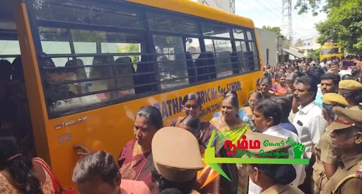 கோபிசெட்டிபாளையம் மாவட்ட கல்வி அலுவலகம் முன்பு தமிழ்நாடு தொடக்க கல்வி ஆசிரியர் சங்கம் சார்பில் 100 க்கும் மேற்பட்ட ஆசிரியர்கள் அரசானை எண் 243 ஐ ரத்து செய்யக்கோரி மறியல் போராட்டம். 8 1719999018852746 8