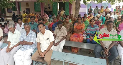 கோபிசெட்டிபாளையம் கல்வி மாவட்டத்தில் செயல்பட்டு வரும் மணியகாரன்புதூர் அரசு பள்ளிகளுக்கு சட்டமன்ற உறுப்பினர் நிதியிலிருந்து மேசை நாற்காலிகளை முன்னாள் அமைச்சரும் கோபி சட்டமன்ற உறுப்பினருமான கே.ஏ.செங்கோட்டையன் வழங்கினார். 5 1723297018570448 4