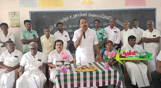 கோபிசெட்டிபாளையம் கல்வி மாவட்டத்தில் செயல்பட்டு வரும் மணியகாரன்புதூர் அரசு பள்ளிகளுக்கு சட்டமன்ற உறுப்பினர் நிதியிலிருந்து மேசை நாற்காலிகளை முன்னாள் அமைச்சரும் கோபி சட்டமன்ற உறுப்பினருமான கே.ஏ.செங்கோட்டையன் வழங்கினார். 3 1723297037070884 2