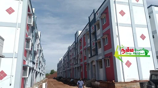 கோபிசெட்டிபாளையம் அடுத்துள்ள மோதூர் பகுதியில் ஆழ்துளை கிணறு அமைத்து 129 பொது குடிநீர் குழாய்கள் அமைத்து குடிநீர் வினியோகம் செய்யும் பணியினை முன்னாள் அமைச்சரும், கோபிசெட்டிபாளையம் சட்டமன்ற உறுப்பினருமான கே.ஏ. செங்கோட்டையன் பூமி பூஜை செய்து துவக்கி வைத்தார். 1 1723595792407253 0