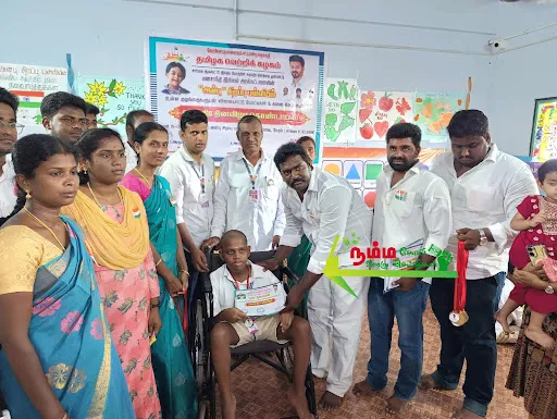 கோபி சட்டமன்றத் தொகுதி தமிழக வெற்றிக் கழகம் சார்பில் சுதந்திர தினவிழா கோபி கோவை பிரிவில் உள்ள மனசாந்தி இல்லத்தின் நடைபெற்றது. 2 1723785651141095 1