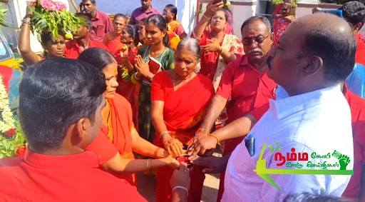 கோபிசெட்டிபாளையத்தில் ஆடிப்பூர பெருவிழாவையொட்டி 15வது ஆண்டாக கோபி மேல்மருவத்தூர் ஆதிபராசக்தி சித்தர் சக்தி பீடம் சார்பில் 300 க்கும் மேற்பட்ட பெண்கள் கஞ்சி கலயம் சுமந்து ஊர்வலமாக சென்றனர். 2 1724050942481589 2