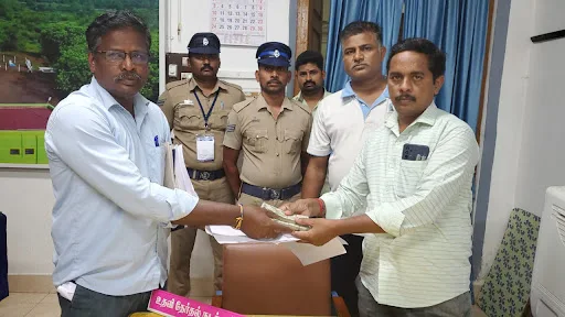 The Election Flying Squad confiscated Rs 98,500 from a trader from Kerala in Coimbatore near Gobi.