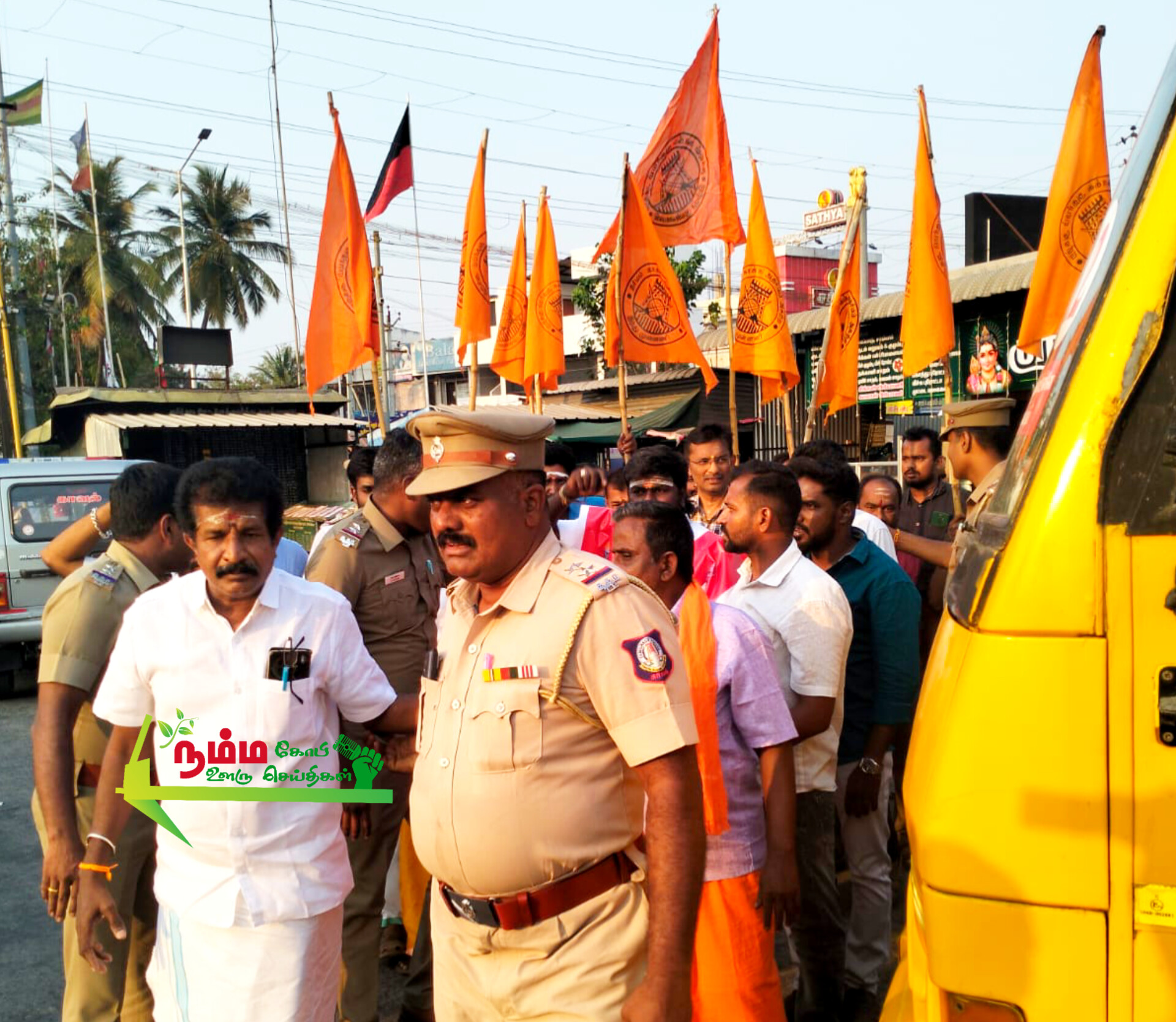 Gopichettipalayam Protest in Gopi condemning the arrest of the state secretary of the Hindu Munnani Movement
