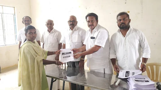 On behalf of Nambiur Union DMK, Municipal Council Chairman Senthilkumar inaugurated the free practice for government competitive examination.