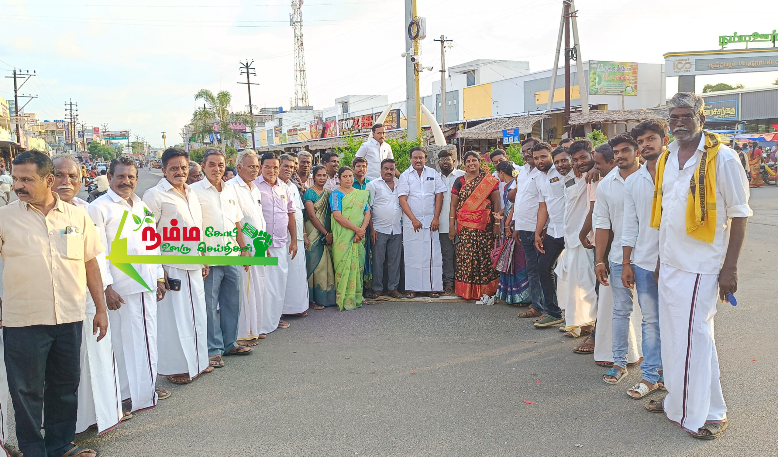 உதயநிதி ஸ்டாலின் துணை முதல்வராக பொறுப்பேற்பு நம்பியூர் ஒன்றிய திமுக சார்பில் இனிப்பு வழங்கி கொண்டாட்டம் 2 InShot 20241002 132037477 scaled