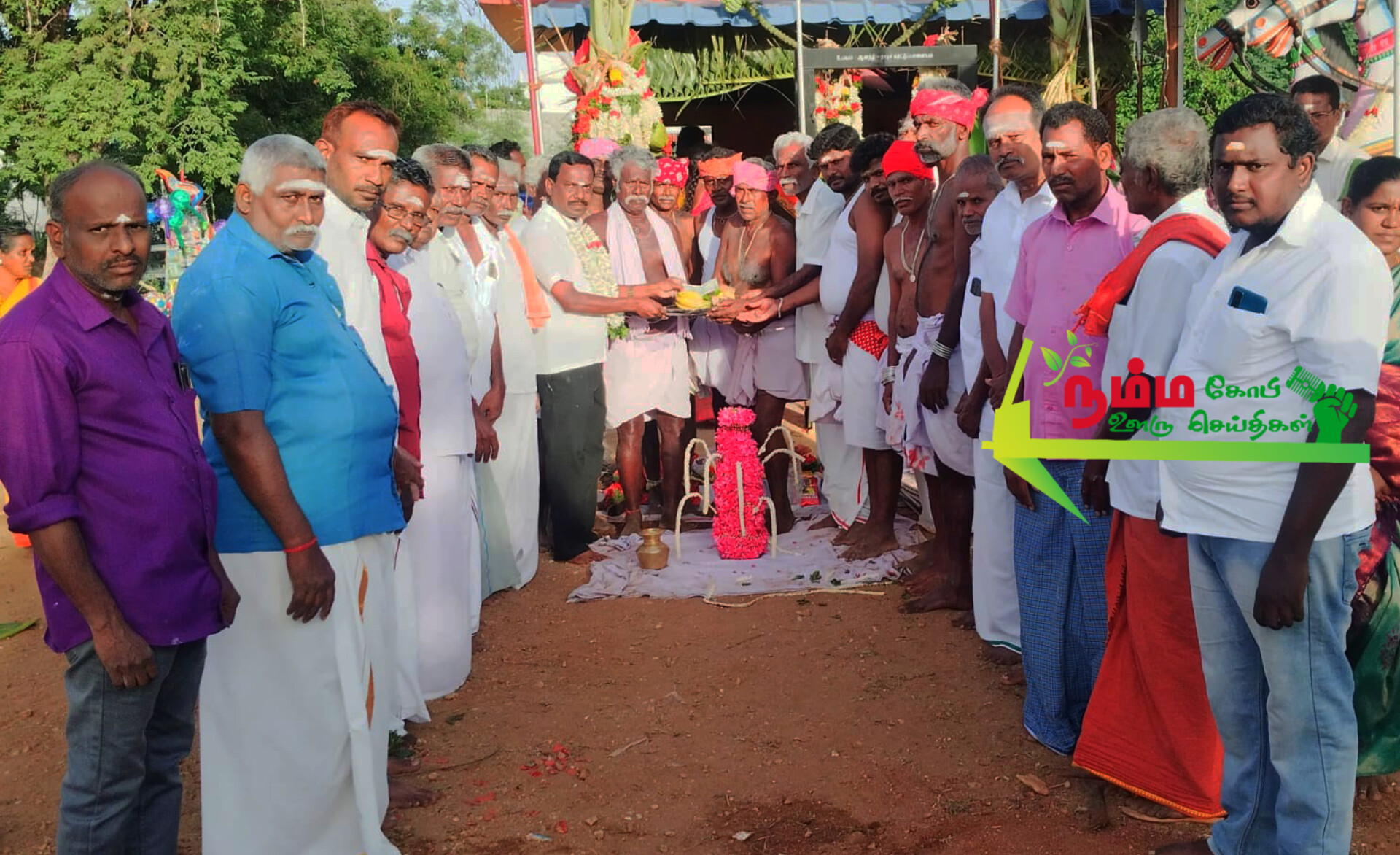 அருள்மிகு பொங்கியாத்தையன் சுவாமி திருக்கோயில் பொங்கல் திருவிழாவுக்கு நன்கொடை ரூ 5000 வழங்கப்பட்டது மற்றும் அருள்மிகு கருப்புசாமி சுவாமி திருக்கோயில் பொங்கல் திருவிழாவிற்கு ரூ 5000 நன்கொடை வழங்கப்பட்டது 3 InShot 20250703 142127540 1