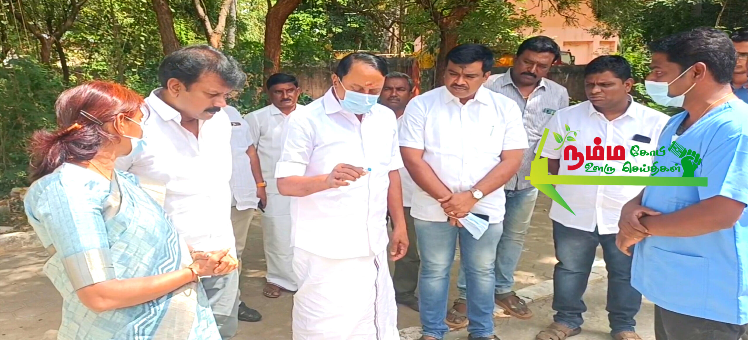 கோபிசெட்டிபாளையம் மற்றும் அதன் சுற்றுவட்டார பகுதிகளில் பொதுமக்களுக்கு தெரு நாய்களால் அச்சுறுத்தல் ஏற்படுவதாக தொடர்ந்து நாய்களுக்கு கருத்தடைமையத்தில் அறுவை சிகிச்சை நடைபெற்று வருகிறது, இந்த கருத்தடை மையத்தில் இன்று கோபி சட்டமன்ற உறுப்பினருமான கே எஸ் செங்கோட்டையன் நேரில் சென்று பார்வையிட்டு ஆய்வு செய்தார். 4 InShot 20250703 143904519 scaled