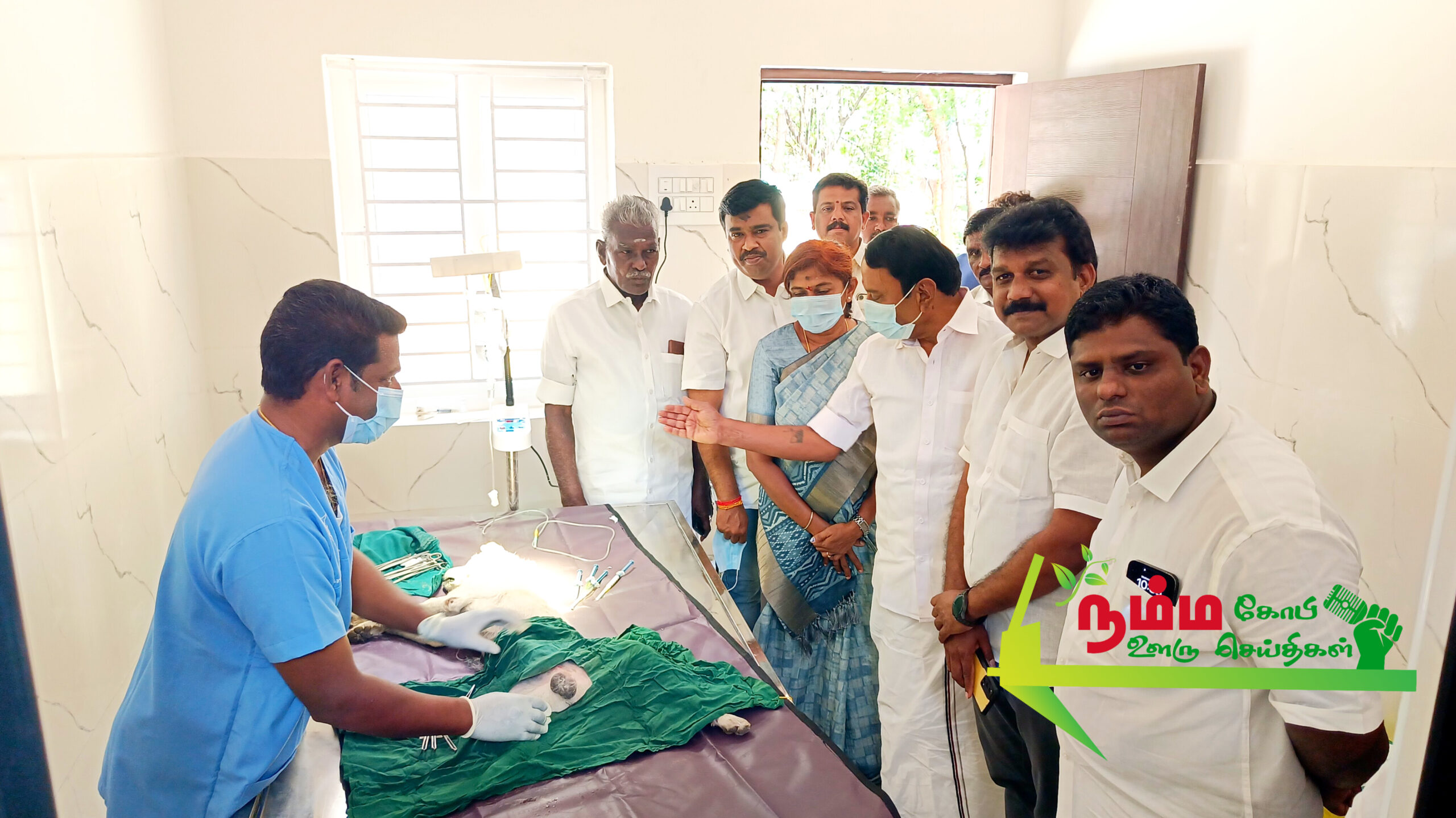 கோபிசெட்டிபாளையம் மற்றும் அதன் சுற்றுவட்டார பகுதிகளில் பொதுமக்களுக்கு தெரு நாய்களால் அச்சுறுத்தல் ஏற்படுவதாக தொடர்ந்து நாய்களுக்கு கருத்தடைமையத்தில் அறுவை சிகிச்சை நடைபெற்று வருகிறது, இந்த கருத்தடை மையத்தில் இன்று கோபி சட்டமன்ற உறுப்பினருமான கே எஸ் செங்கோட்டையன் நேரில் சென்று பார்வையிட்டு ஆய்வு செய்தார். 5 InShot 20250703 144054448 1 scaled