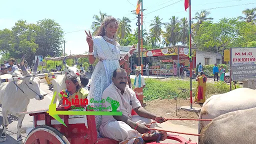 The mother's man's traditional system of cow's visit to the flower freshwater ceremony held at the private wedding hall in the Newcarbudur area of gobichettipalayam also attracted everyone's attention