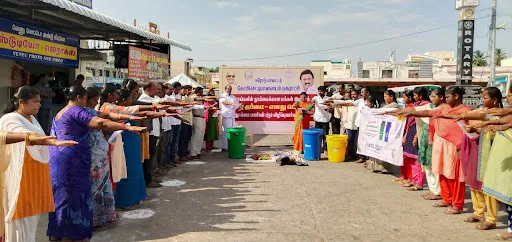 The People's Movement for the Cleanliness of Cities in the Municipality of gobichettipalayam was held at the Barrunu station.