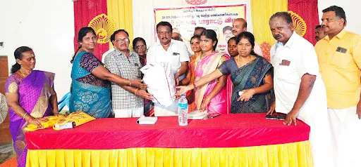 Working at the Nambiyur Barratchi Office Worker Retired Staff Adolescent Assistant M.Mahalingham, Office Assistant Wii.Workful Complimentary Ceremony for Itsman