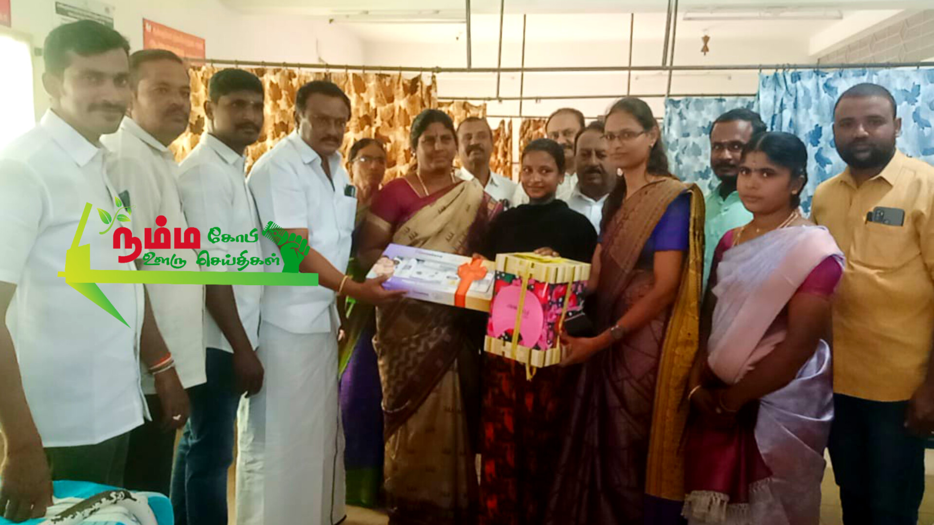 On the occasion of Nambiur Deputy Chief Minister's birthday, Pacchilam government hospital was honored by giving away equipment for children and sweets to mothers.
